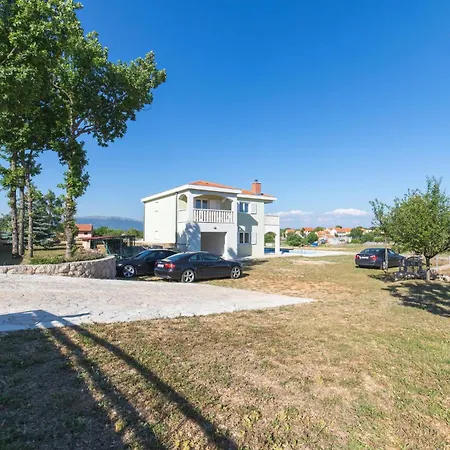 Stunning In * Lovreć